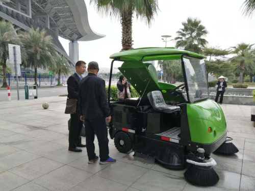 南寧掃地車