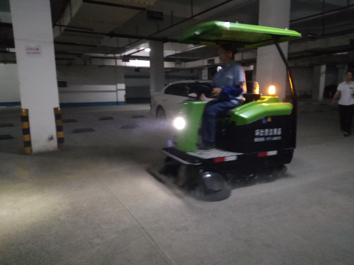 欽州電動掃地車